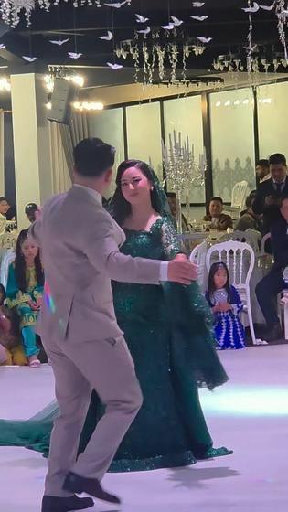 One of the best couple dances I've seen at an engagement. So elegant, natural, a